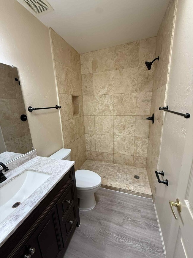 Building Photo - 500 N Forgeus Ave