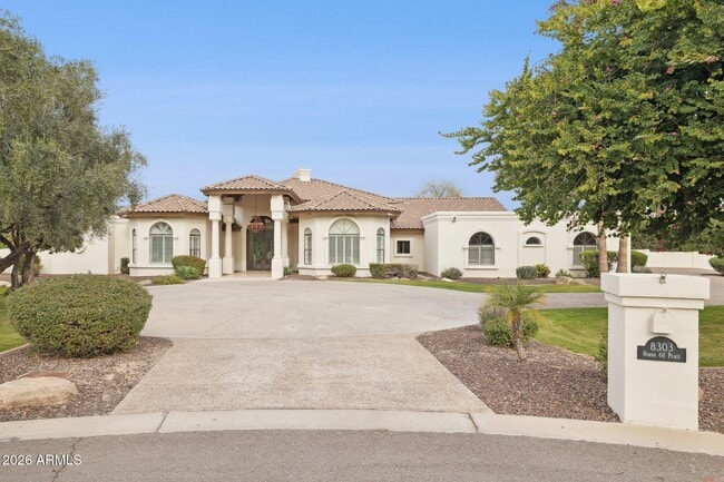 Building Photo - 8303 N 61st Pl