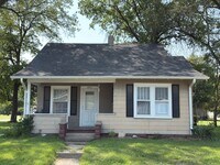 Building Photo - 2209 Hawthorne Ave