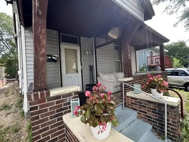 Primary Photo - 1425 6th St SE