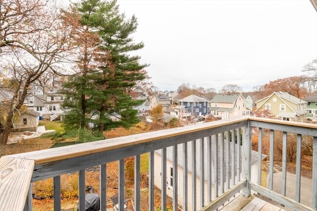 Building Photo - 151 Pine St