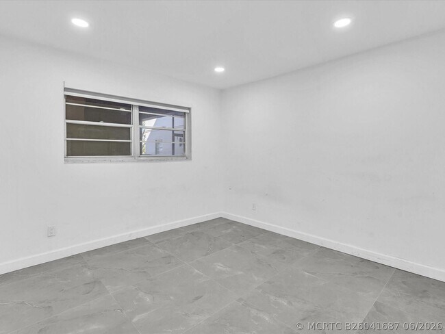 Building Photo - 2451 SW 82nd Ave