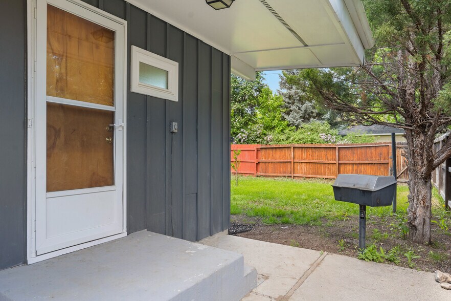 Building Photo - 1341 Colton Blvd