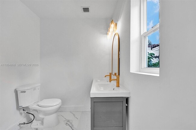 Building Photo - 9173 Byron Ave