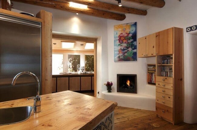 Building Photo - Live in a Piece of Santa Fe’s History – Av...