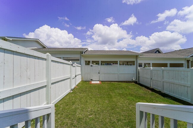 Building Photo - Luxury living in The Providence Village!