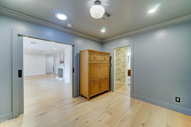 Building Photo - 4331 E Avalon Dr