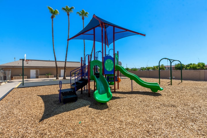 Building Photo - 2060 N Center St