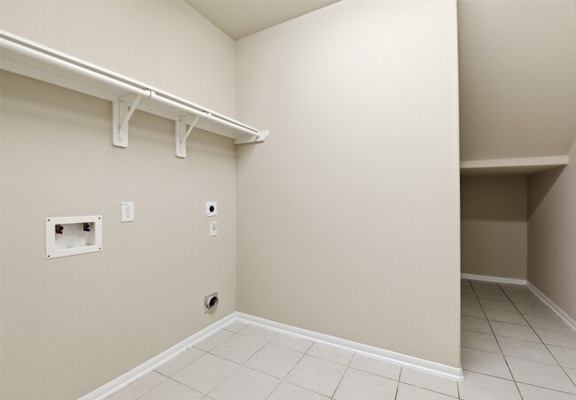 Building Photo - 7530 Foxwaithe Ln