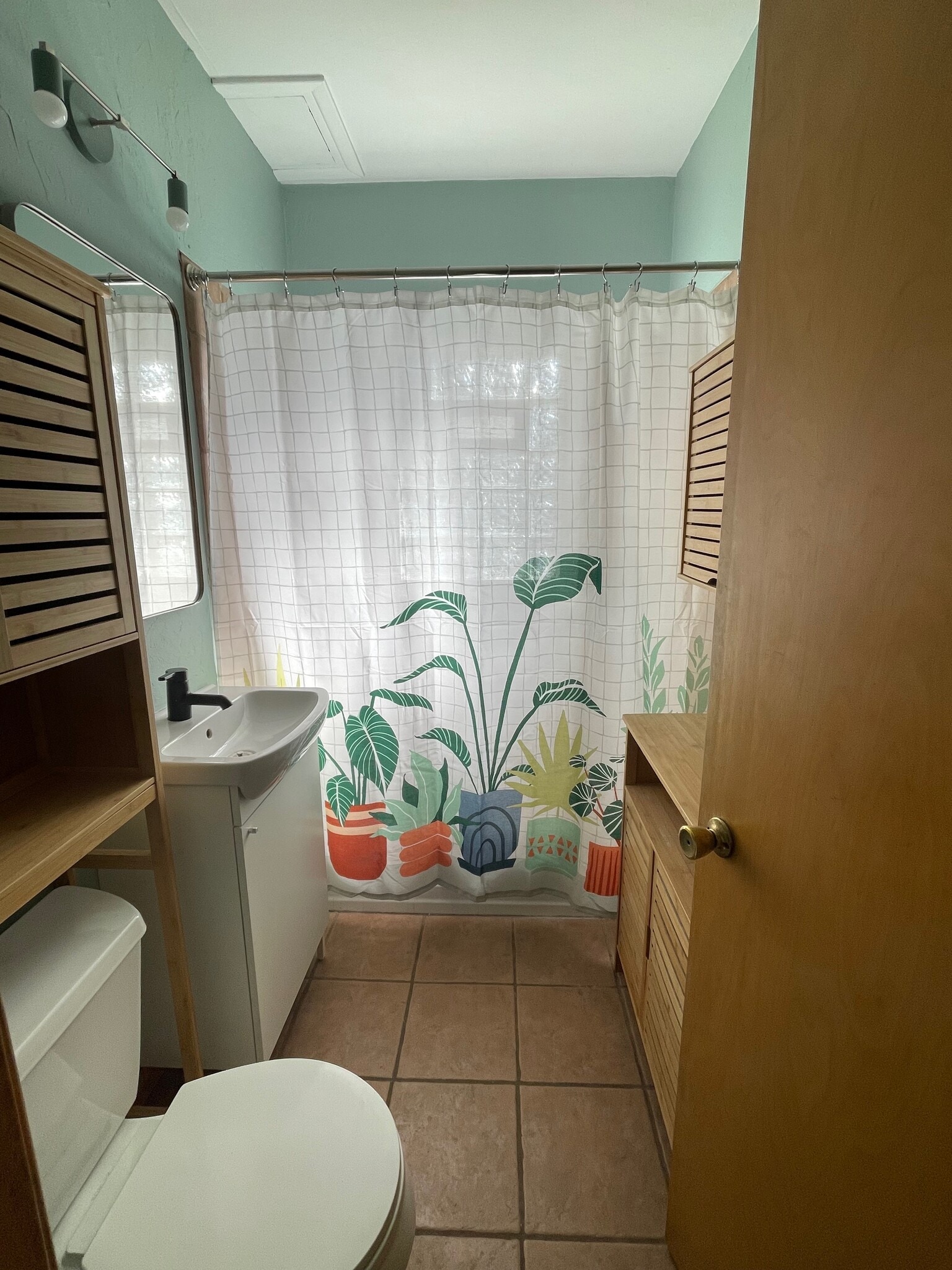 Bathroom - 1628 California St NE