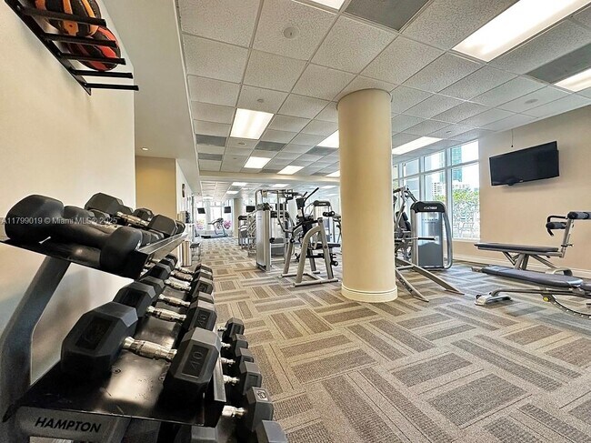 Building Photo - 801 Brickell Key Blvd