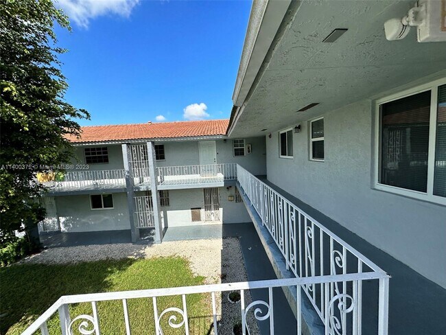 Building Photo - 4050 NW 135th St