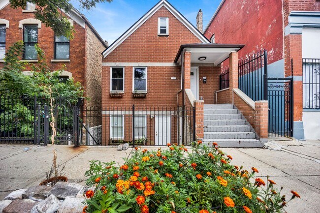 Building Photo - 1649 W 21st St