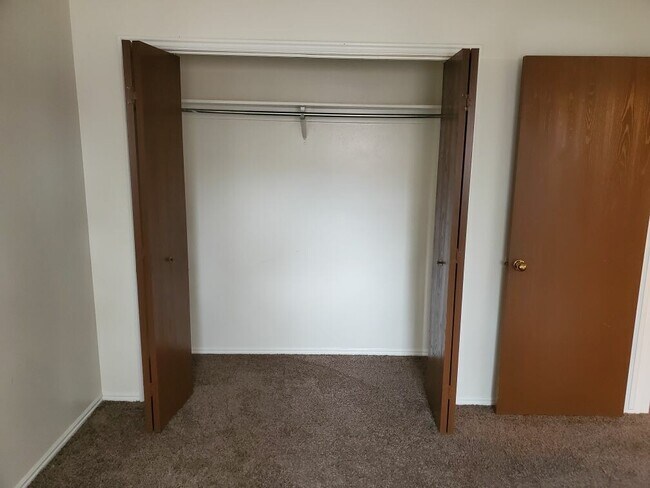 Building Photo - 230 Bridger Dr