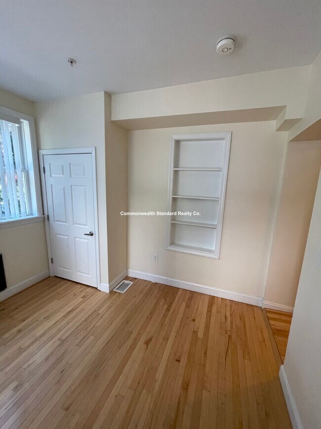 Building Photo - 1801 Beacon St