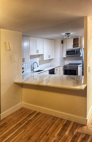 Building Photo - 1636 N Wells St