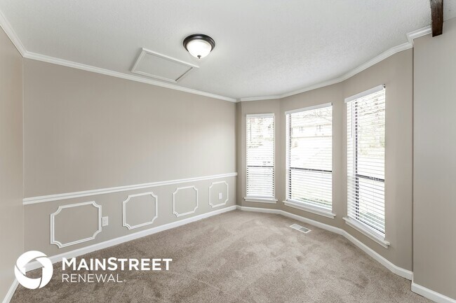 Building Photo - 813 7 Springs Dr