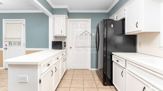 Building Photo - 7039 Stoneybrook Dr