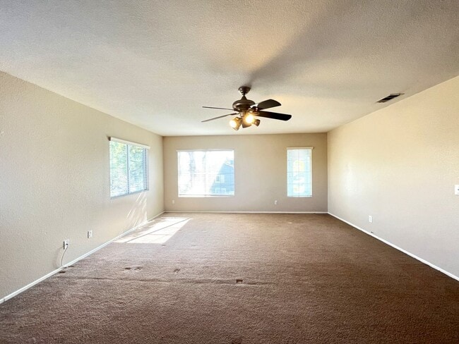Building Photo - 4130 Prairie Dunes Dr