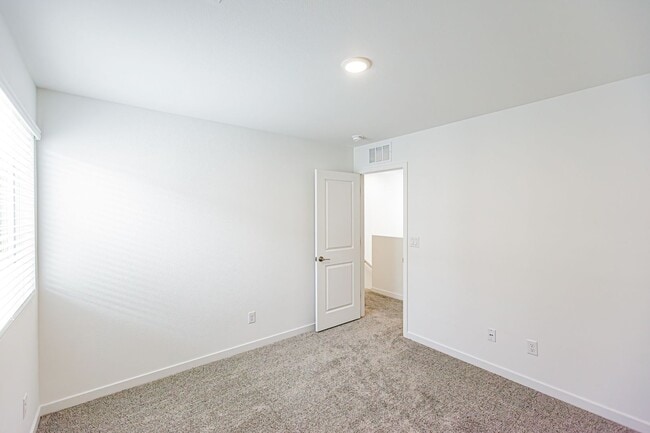 Building Photo - Brand New 4-bedroom Home