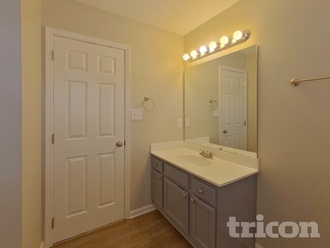 Building Photo - 9629 Green Apple Dr