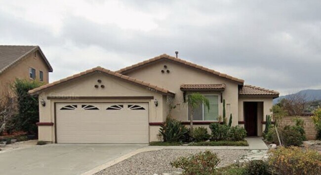 Primary Photo - Charming 4 Bed/2 Bath Single-Story Home In...