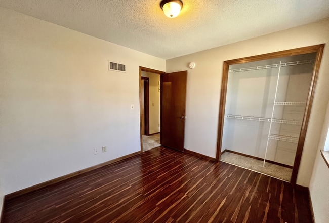 Building Photo - Coming Soon! Spacious 3-bedroom, 2-bathroom home in the highly sought-after Blue Springs area!