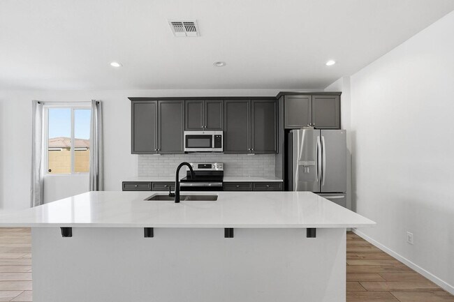 Building Photo - 641 S Davidson Ln