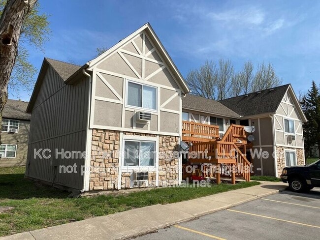 Building Photo - 561 N Somerset Terrace