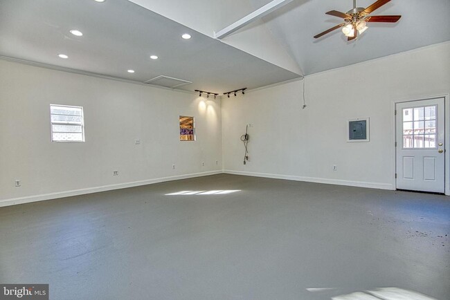 Building Photo - 3271 Annandale Rd