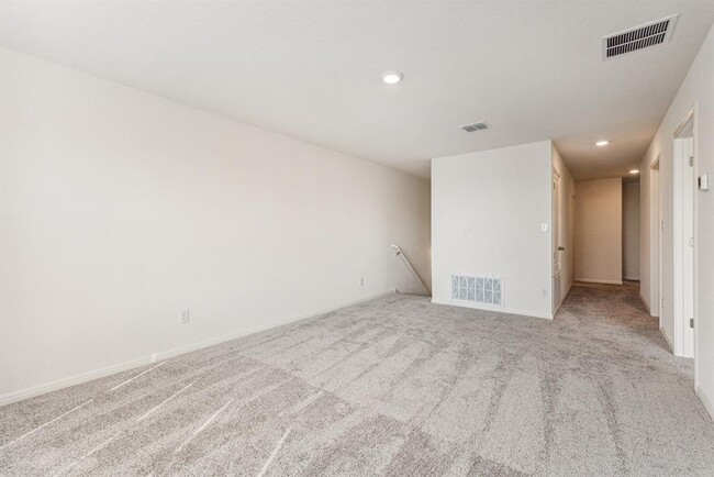 Building Photo - 635 Gemsbok Rd