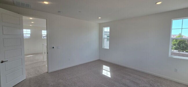 Building Photo - Welcome to your dream home in Lathrop! Thi...