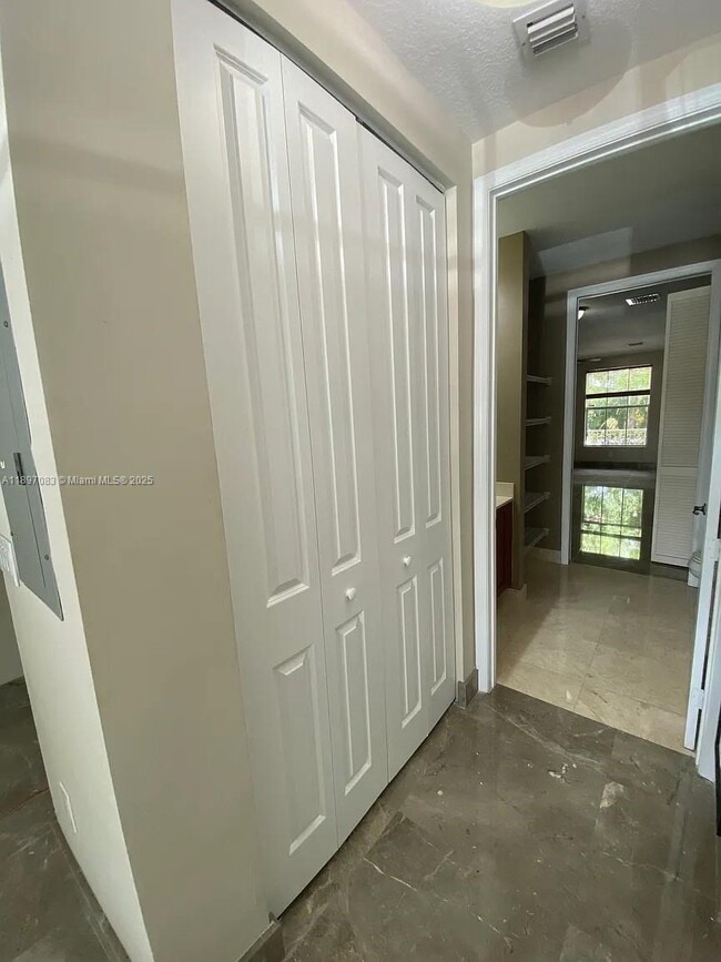 Building Photo - 1344 SW 2nd Ct