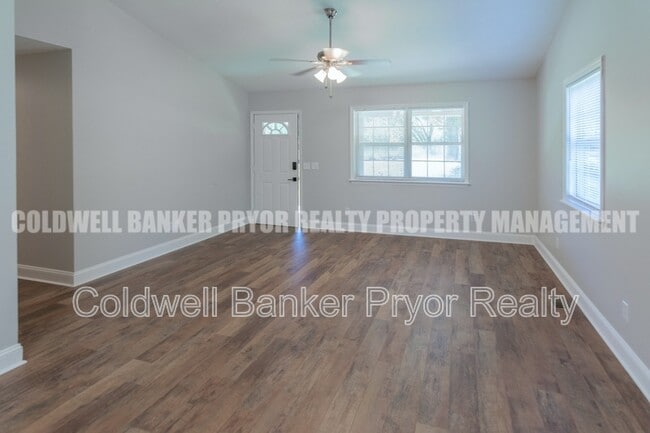 Building Photo - 150 Scenic Dr