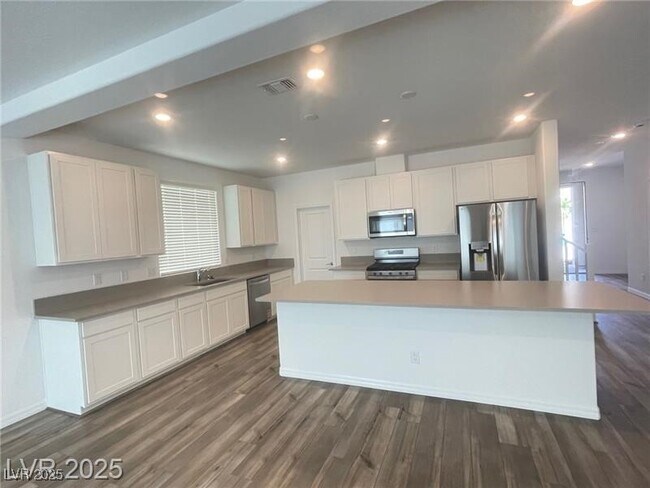 Building Photo - 5749 Avondale Rise Wy