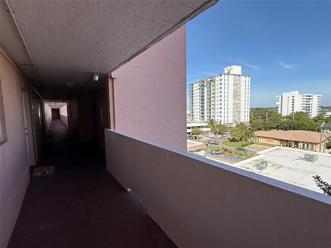 Building Photo - 3201 NE 14th Street Causeway