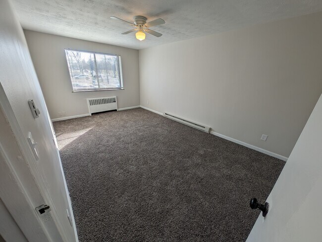 Building Photo - 2500 Boudinot Ave