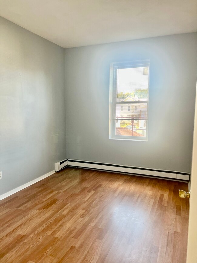 Building Photo - 808 Mohawk St