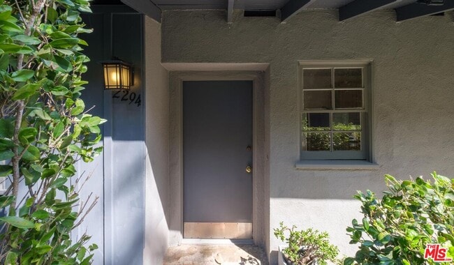 Building Photo - 2294 Mountain Oak Dr