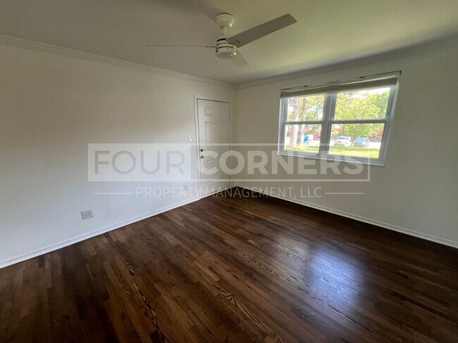 Building Photo - 535 Overlook St