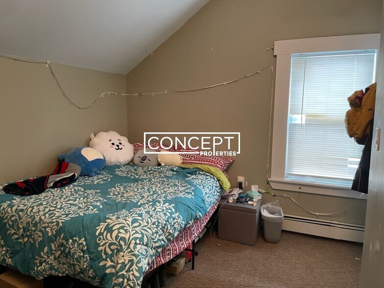 Building Photo - 12 Shepherd Ave