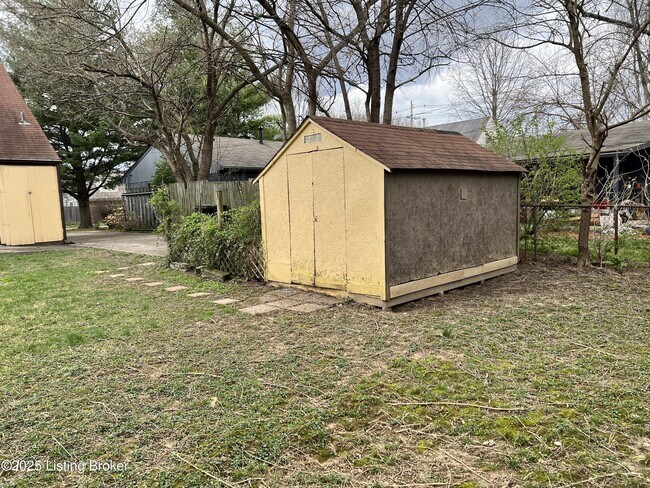 Building Photo - 3122 Commander Dr