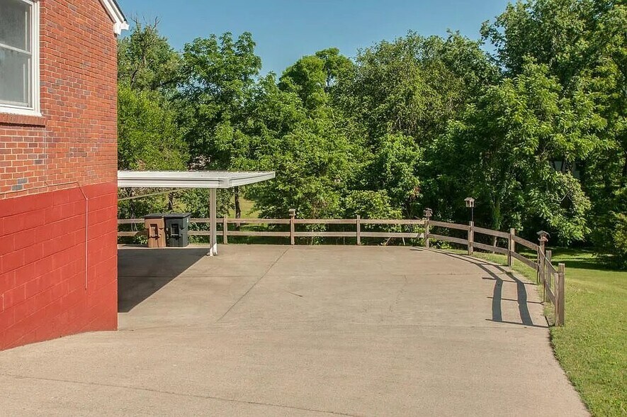 Building Photo - 2700 Nodyne Dr