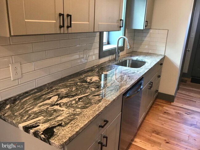 Building Photo - 1829 N Ringgold St