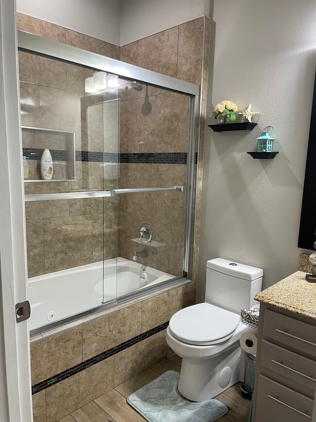 Building Photo - 8835 Hinsdale Heights Dr