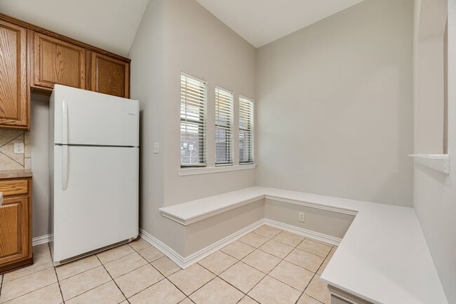 Building Photo - Spacious 4-Bedroom Gem with 2 Full Baths in McKinney - Your New 2025 Sq Ft Sanctuary!
