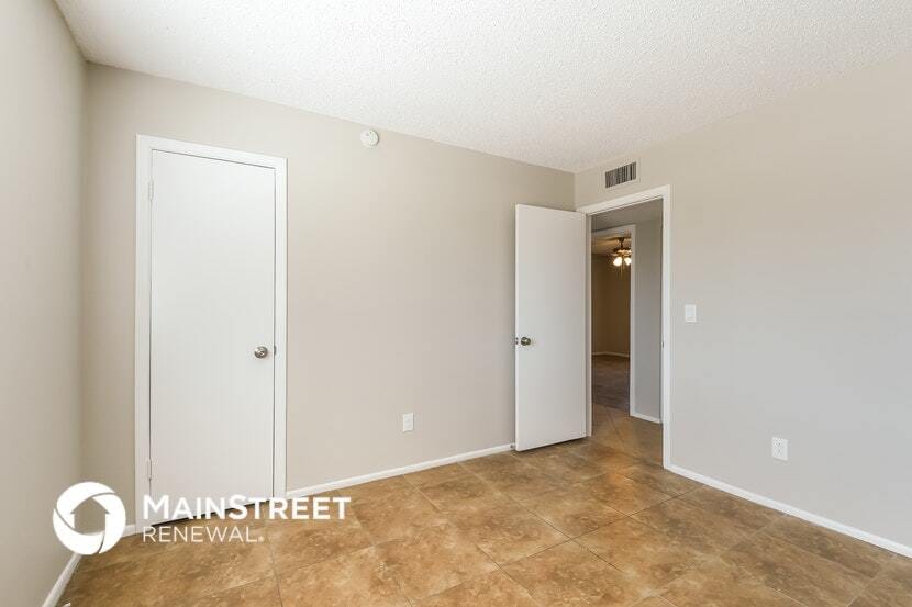 Building Photo - 1716 W Sequoia Dr