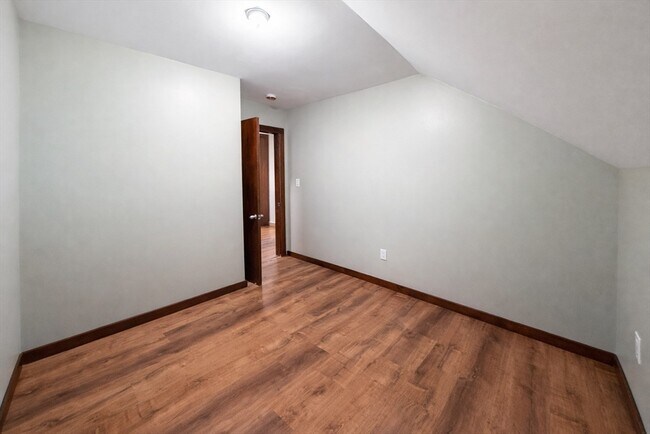 Building Photo - 47 Boutwell St