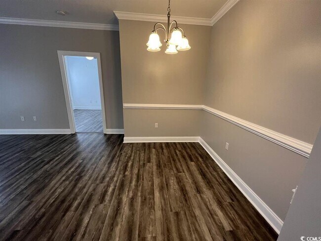 Building Photo - 2057 Silvercrest Dr