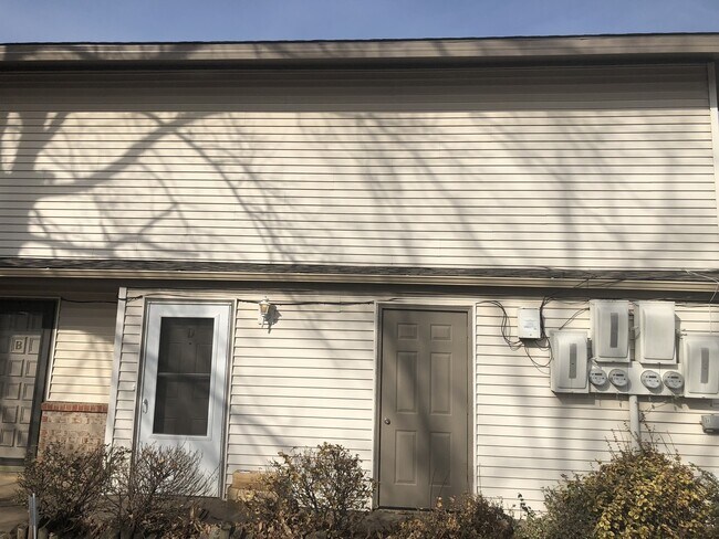 Primary Photo - WEST SIDE CONDO!